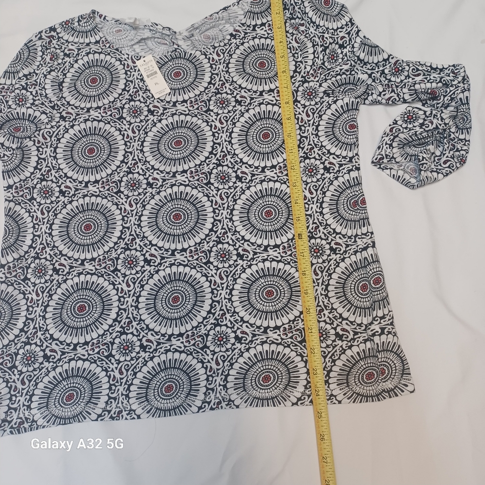T by Talbots New Women Size LP Black and White Geometric Blouse - Picture 11 of 12